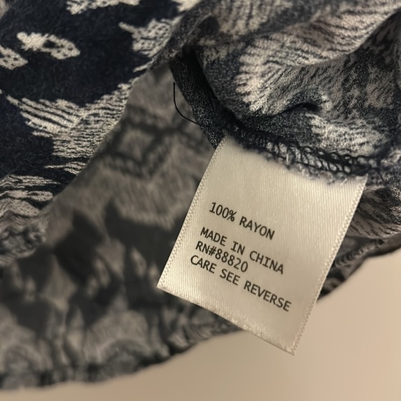 Patterned top - Picture 6 of 7